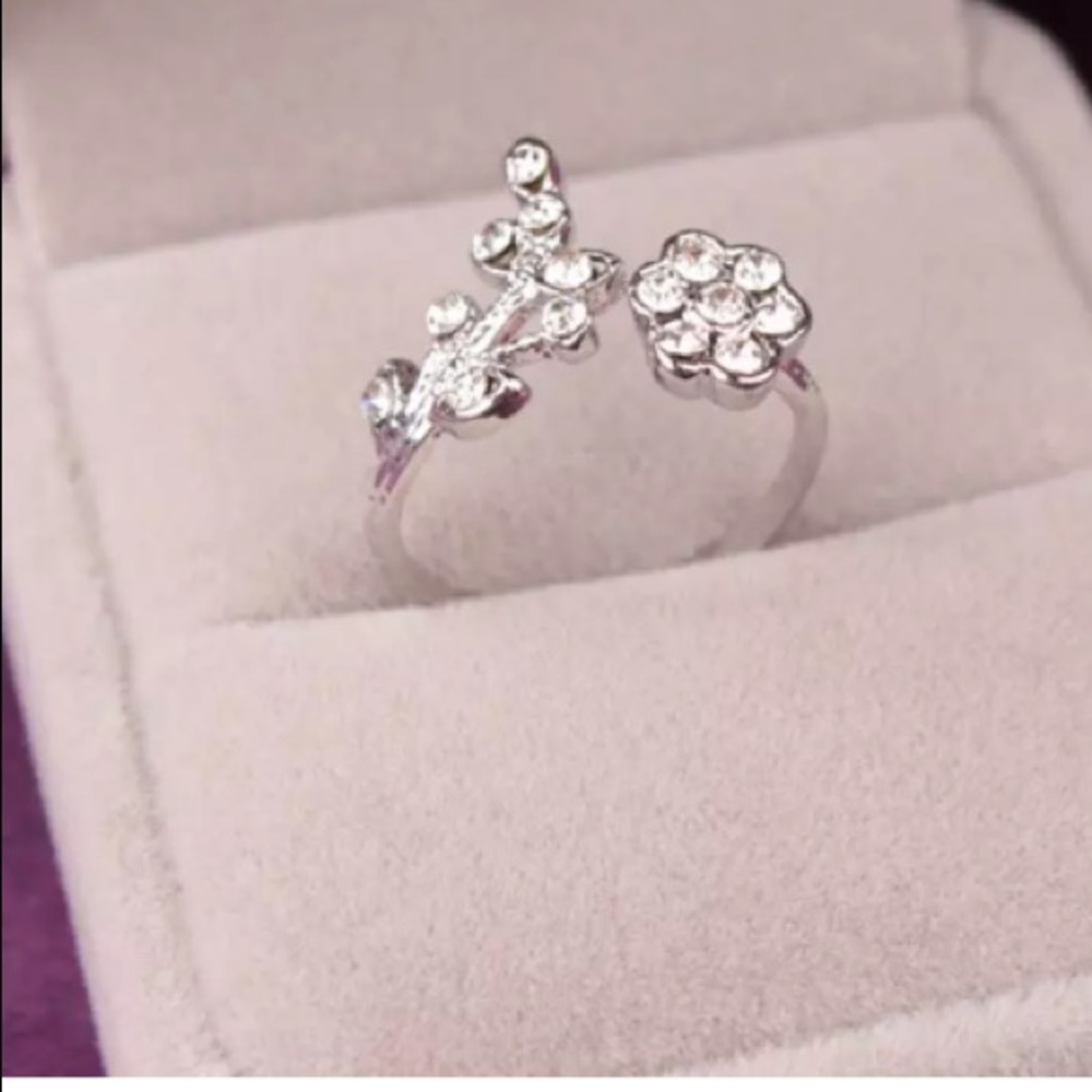 NEW!๐๐๐ธFLOWERS! LEAVES! CZ!๐ธ๐๐SILVERY BEAUTY - Picture 7 of 8